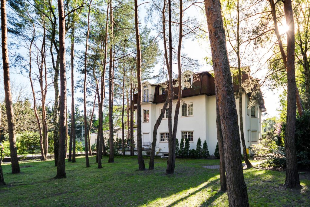 Apartament w Aninie wśród drzew - zdjęcie 14