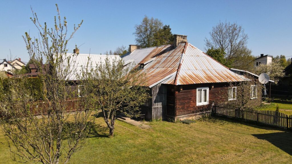 Dom drewniany w Czarnej Białostockiej Podlasie - zdjęcie 2